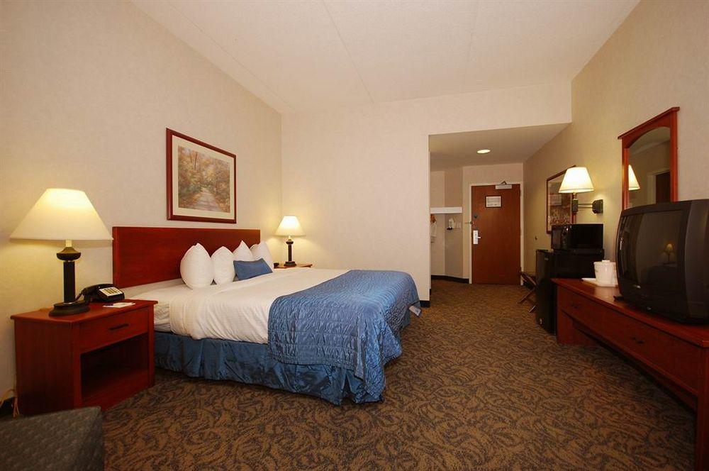 Baymont By Wyndham Des Moines Airport Exterior foto