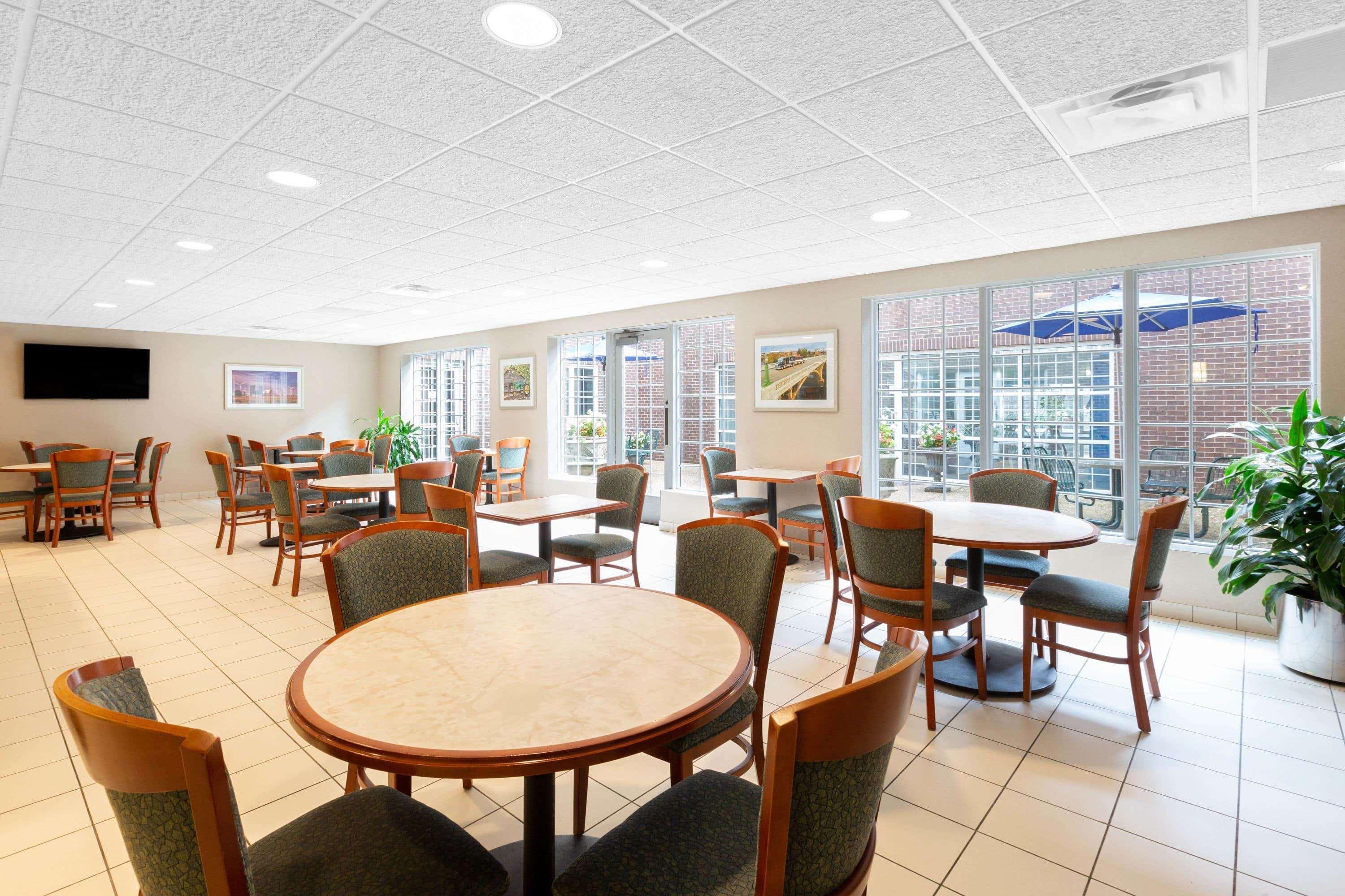 Baymont By Wyndham Des Moines Airport Exterior foto