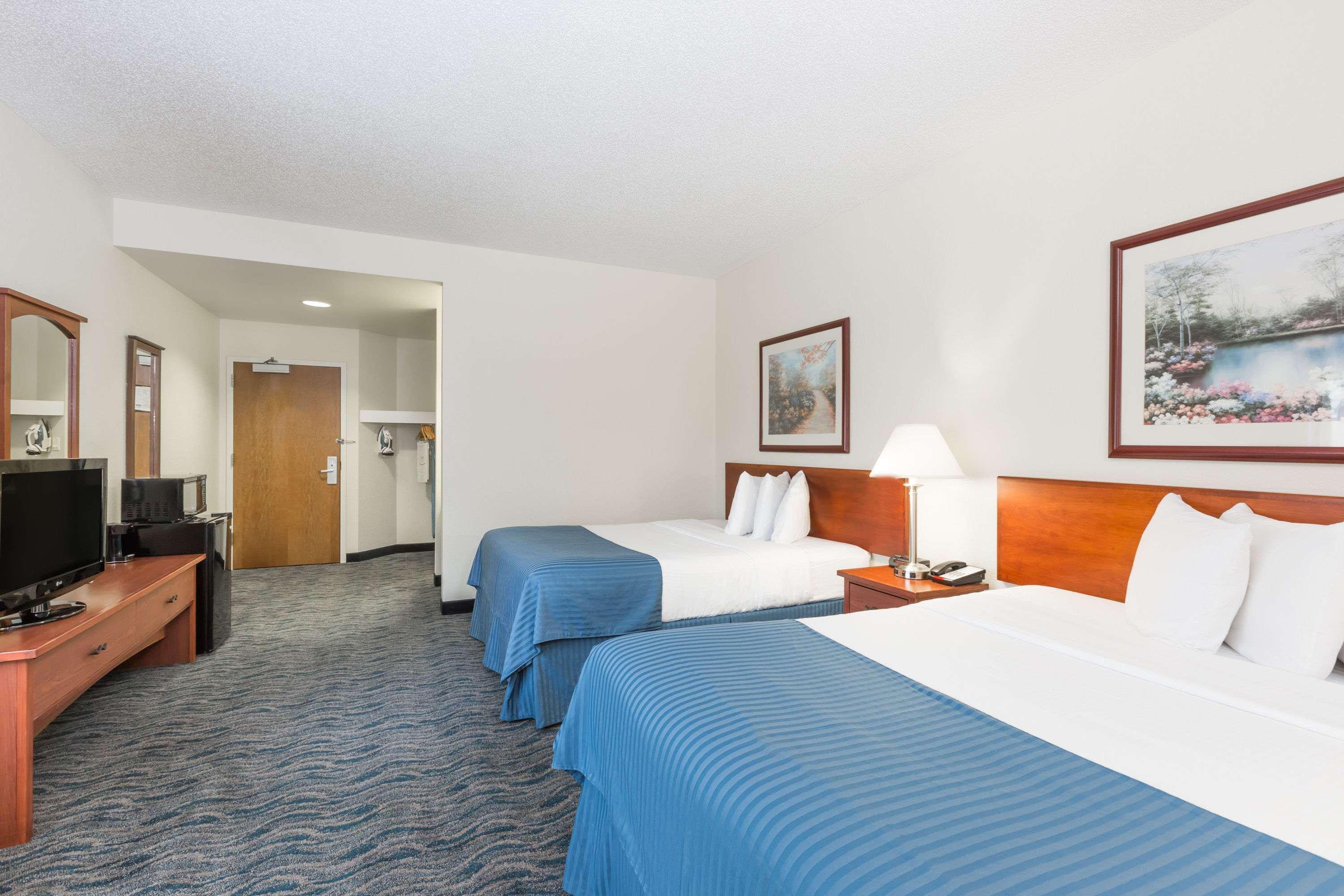 Baymont By Wyndham Des Moines Airport Exterior foto