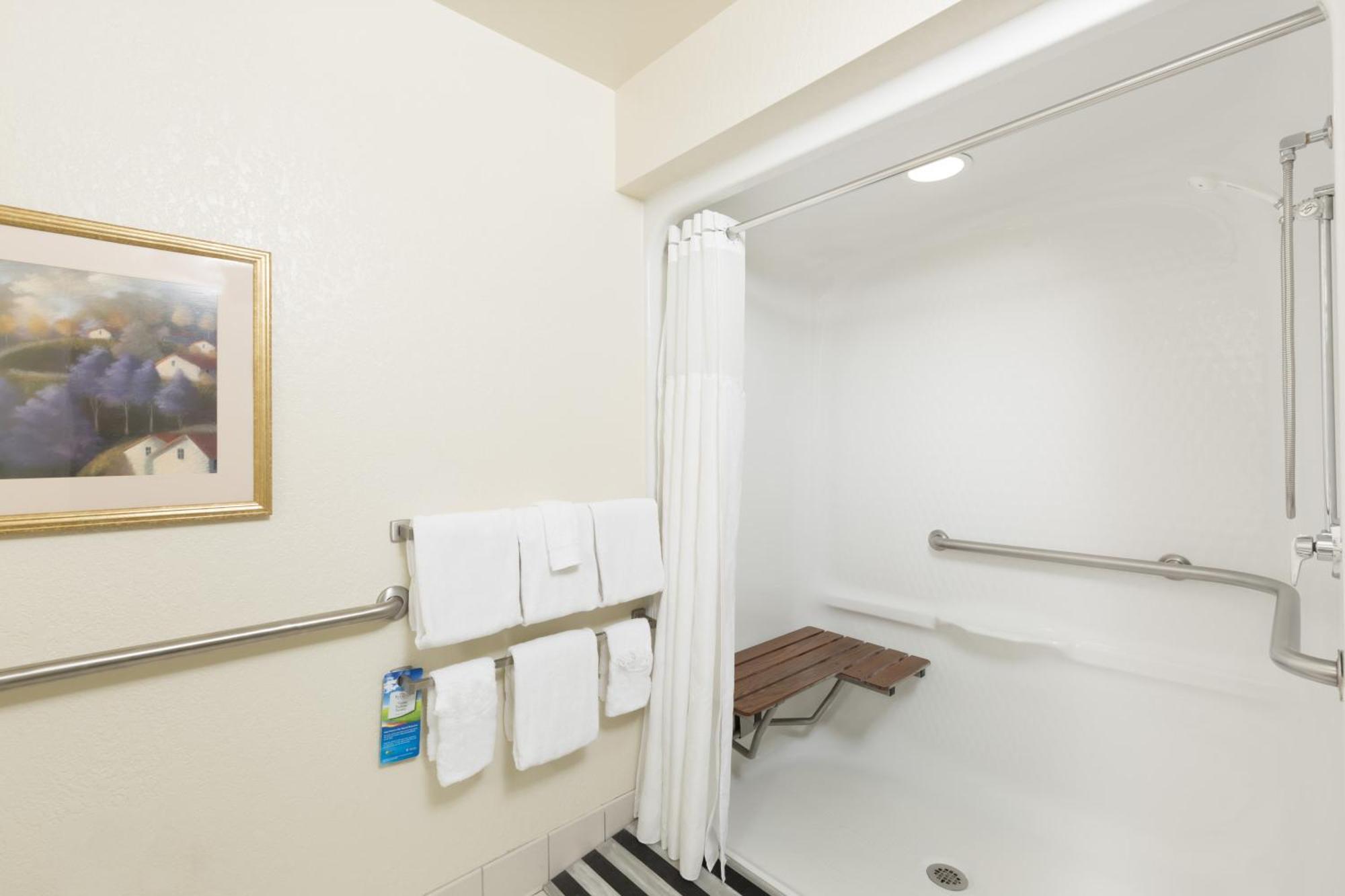 Baymont By Wyndham Des Moines Airport Quarto foto